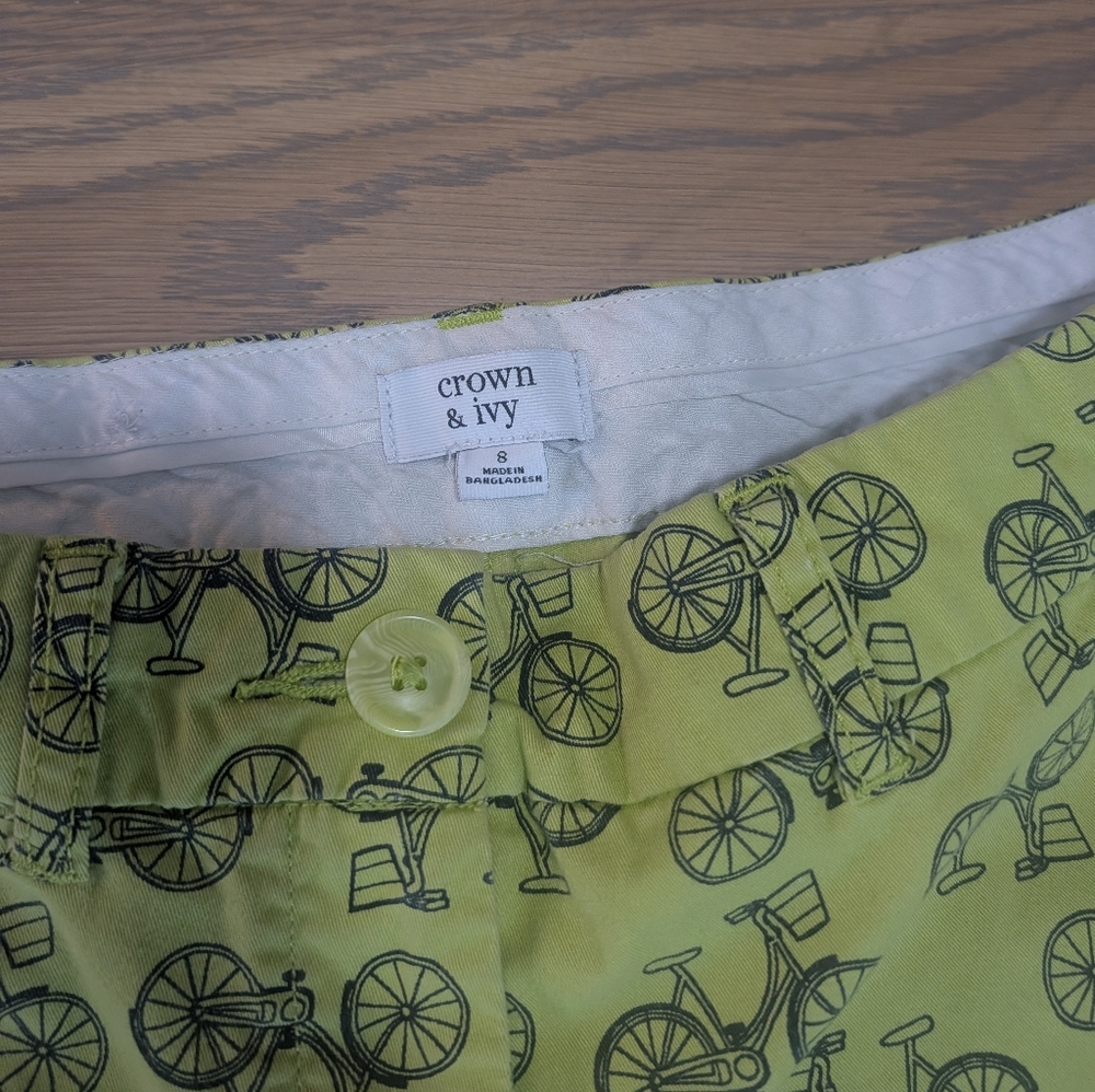 Crown & Ivy Green Bicycle Print Chino Shorts Women’s 8 Preppy Stretch Summer - Picture 2 of 8
